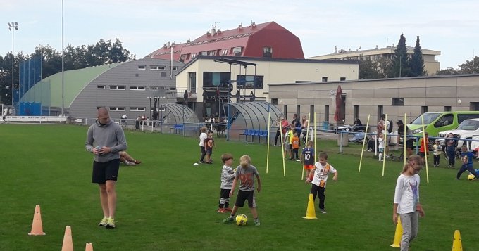 Ve čtvrtek odpoledne dorazilo do Zličínského fotbalového areálu mnoho nových zájemců o tuto krásnou hru, kterou fotbal bezesporu je.