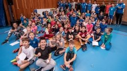 Vánoční fotbalový den přilákal přes 100 dětí